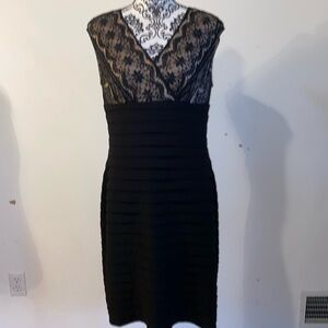 Adrianna Papell V-Neck Sleeveless Dress Size 14